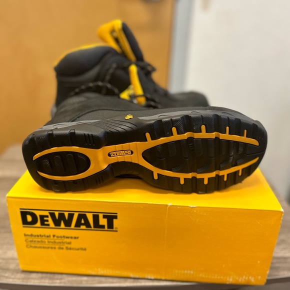 DeWalt Steel toe Boots - Picture 5 of 5